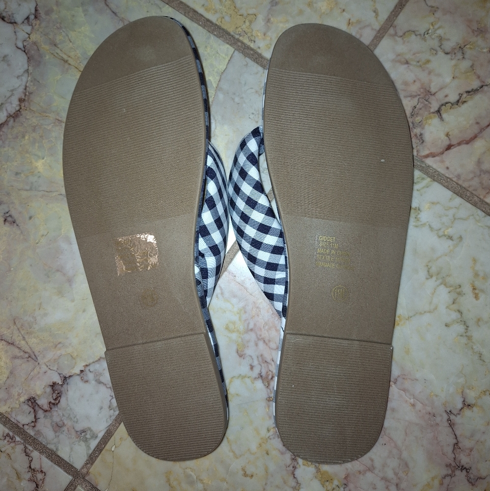 NWOT Gingham Sandals - Picture 6 of 7